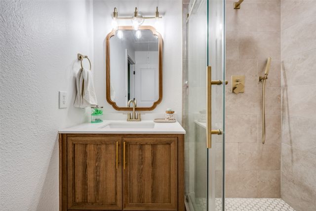 6482 County Road 321, Valley View, TX 76272