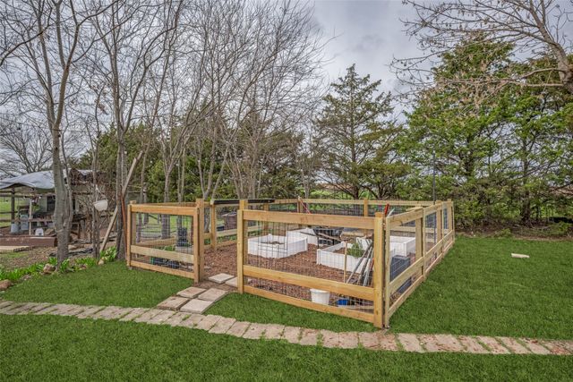 6482 County Road 321, Valley View, TX 76272