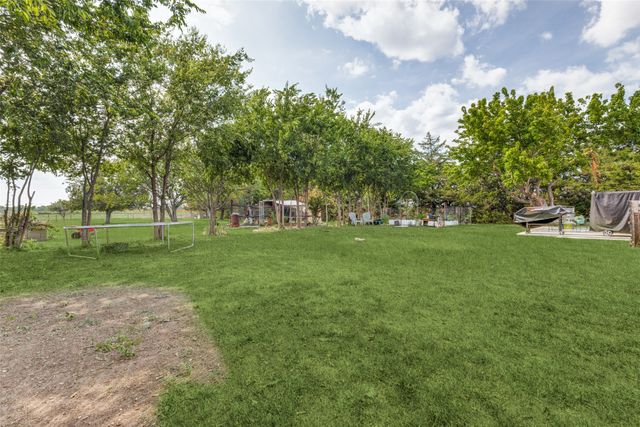 6482 County Road 321, Valley View, TX 76272