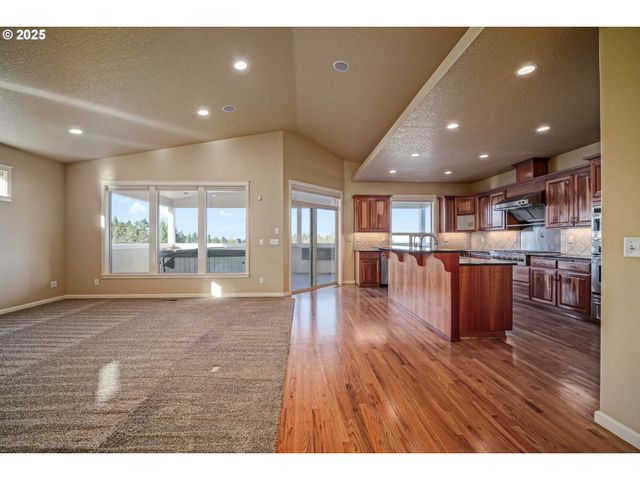 2049 LIMESTONE Ave, Salem, OR 97306