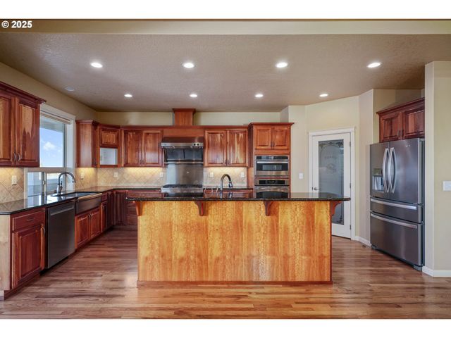 2049 LIMESTONE Ave, Salem, OR 97306