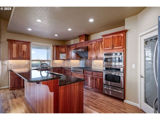 2049 LIMESTONE Ave, Salem, OR 97306