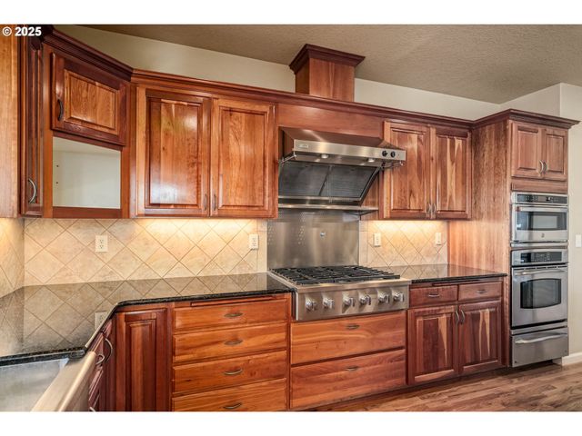 2049 LIMESTONE Ave, Salem, OR 97306