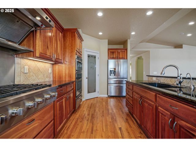 2049 LIMESTONE Ave, Salem, OR 97306