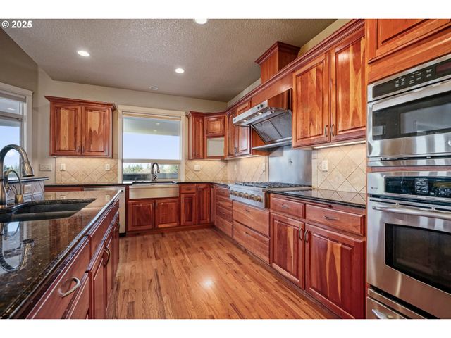 2049 LIMESTONE Ave, Salem, OR 97306