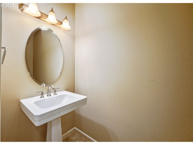 2049 LIMESTONE Ave, Salem, OR 97306