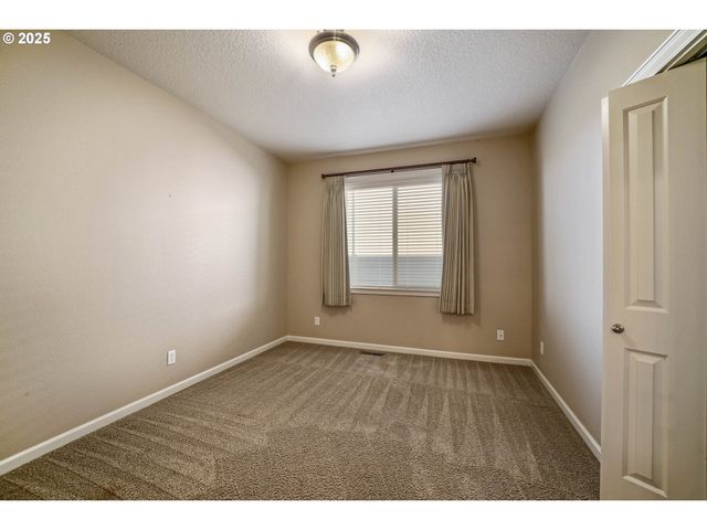 2049 LIMESTONE Ave, Salem, OR 97306