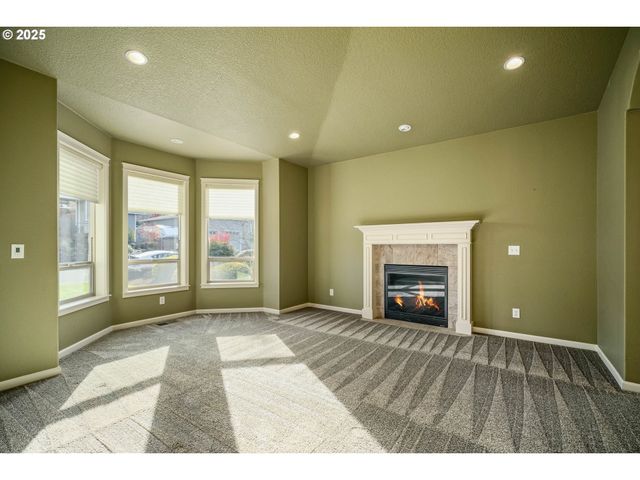 2049 LIMESTONE Ave, Salem, OR 97306