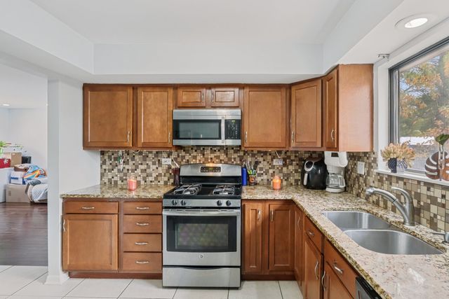 1637 Tahoe Circle Drive, Wheeling, IL 60090