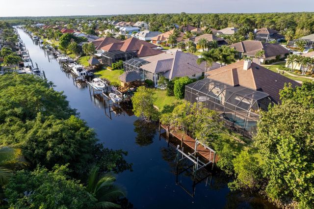 8918 SE Water Oak Pl, Jupiter, FL 33469