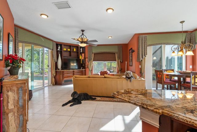 8918 SE Water Oak Pl, Jupiter, FL 33469