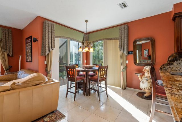 8918 SE Water Oak Pl, Jupiter, FL 33469