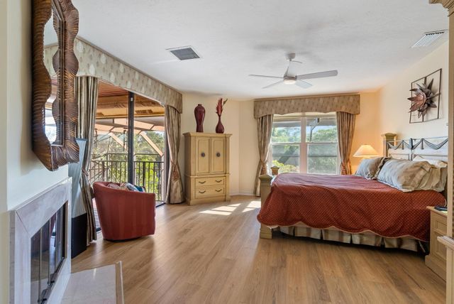 8918 SE Water Oak Pl, Jupiter, FL 33469