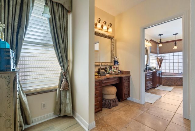 8918 SE Water Oak Pl, Jupiter, FL 33469