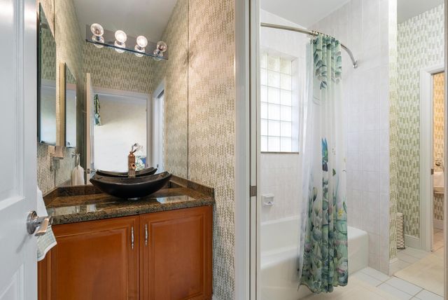 8918 SE Water Oak Pl, Jupiter, FL 33469