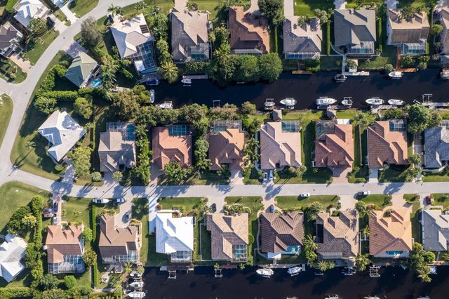 8918 SE Water Oak Pl, Jupiter, FL 33469