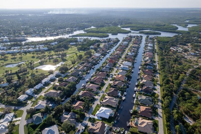 8918 SE Water Oak Pl, Jupiter, FL 33469