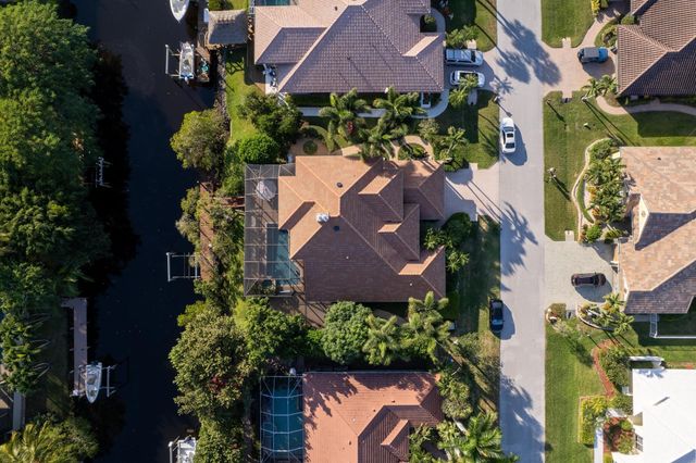 8918 SE Water Oak Pl, Jupiter, FL 33469