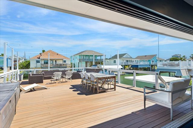 21915 Guadalupe Drive, Galveston, TX 77554