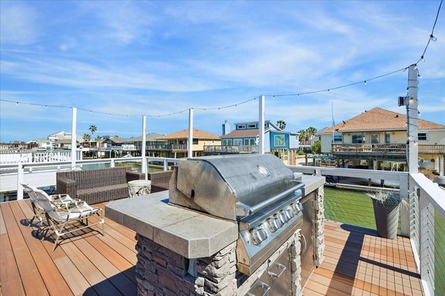 21915 Guadalupe Drive, Galveston, TX 77554
