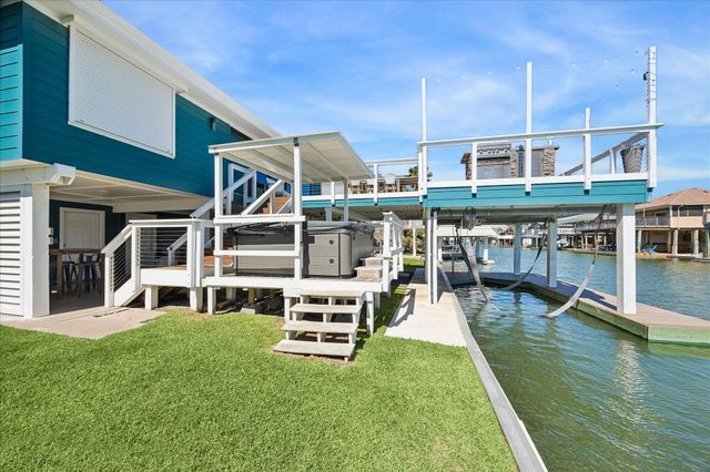 21915 Guadalupe Drive, Galveston, TX 77554