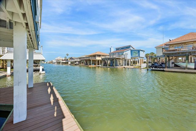 21915 Guadalupe Drive, Galveston, TX 77554