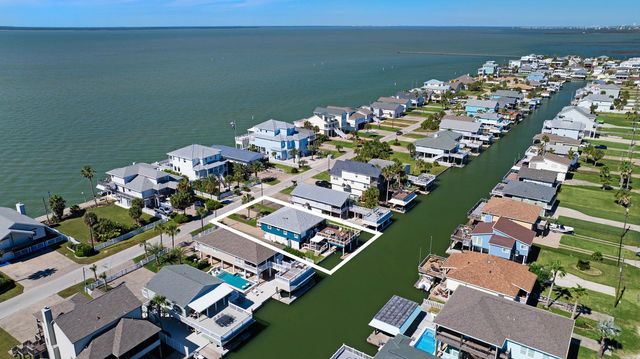 21915 Guadalupe Drive, Galveston, TX 77554