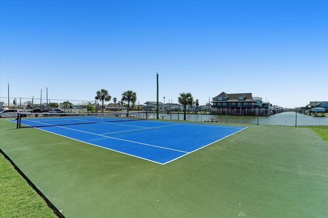 21915 Guadalupe Drive, Galveston, TX 77554