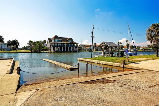 21915 Guadalupe Drive, Galveston, TX 77554