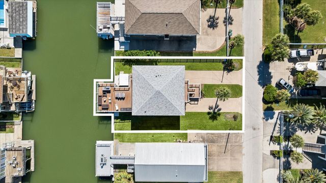 21915 Guadalupe Drive, Galveston, TX 77554
