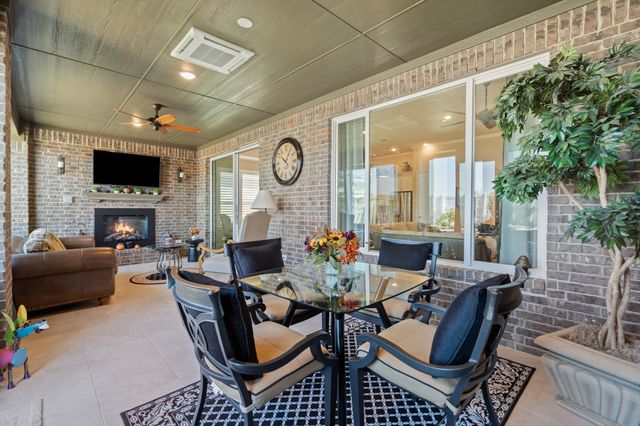 9720 Silver Rock Way, Denton, TX 76207