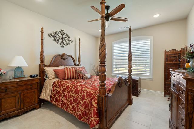 9720 Silver Rock Way, Denton, TX 76207