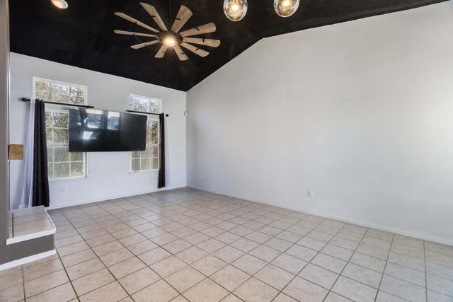6808 Glacier Road NW, Albuquerque, NM 87114
