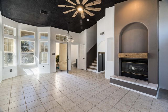 6808 Glacier Road NW, Albuquerque, NM 87114