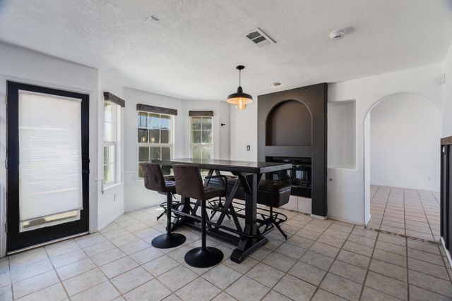 6808 Glacier Road NW, Albuquerque, NM 87114