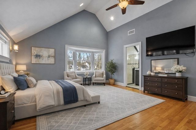 97 Hartwell Rd, Bedford, MA 01730