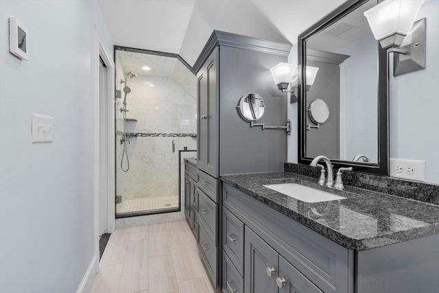 97 Hartwell Rd, Bedford, MA 01730