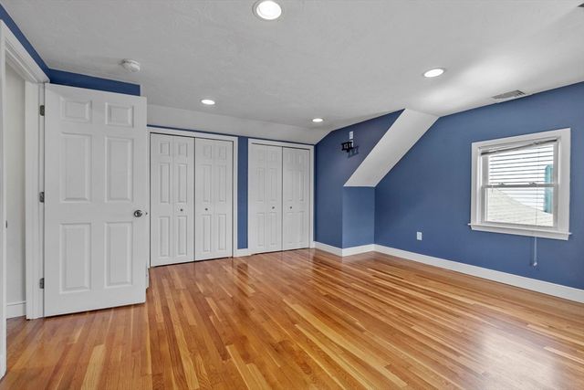 97 Hartwell Rd, Bedford, MA 01730