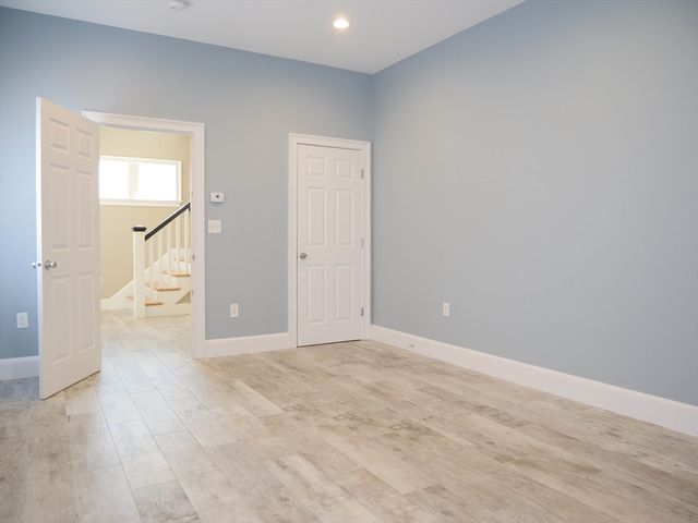 97 Hartwell Rd, Bedford, MA 01730