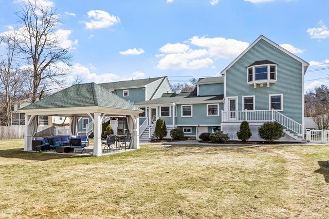 97 Hartwell Rd, Bedford, MA 01730