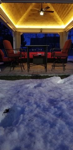 97 Hartwell Rd, Bedford, MA 01730