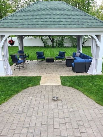 97 Hartwell Rd, Bedford, MA 01730