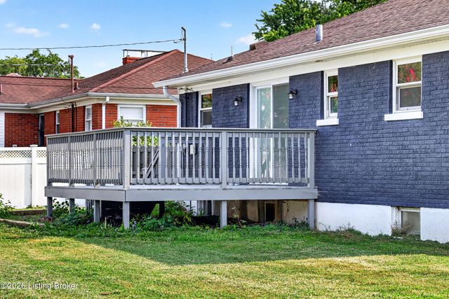 8303 Smithton Rd, Louisville, KY 40219