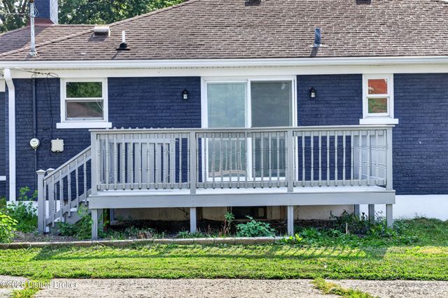 8303 Smithton Rd, Louisville, KY 40219