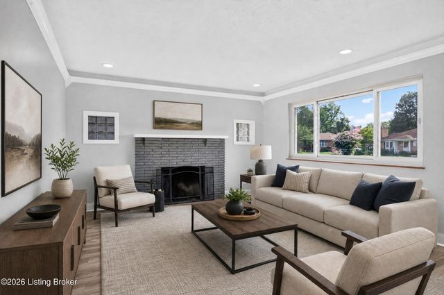 8303 Smithton Rd, Louisville, KY 40219
