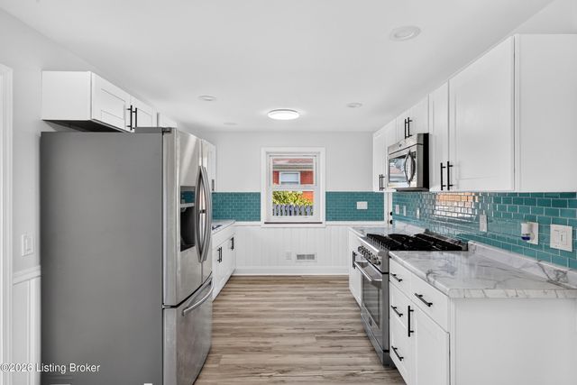8303 Smithton Rd, Louisville, KY 40219