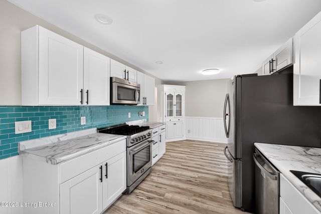 8303 Smithton Rd, Louisville, KY 40219