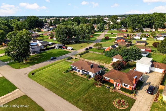 8303 Smithton Rd, Louisville, KY 40219