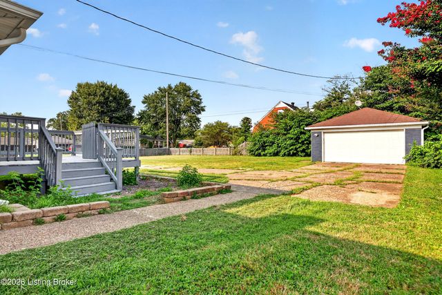 8303 Smithton Rd, Louisville, KY 40219