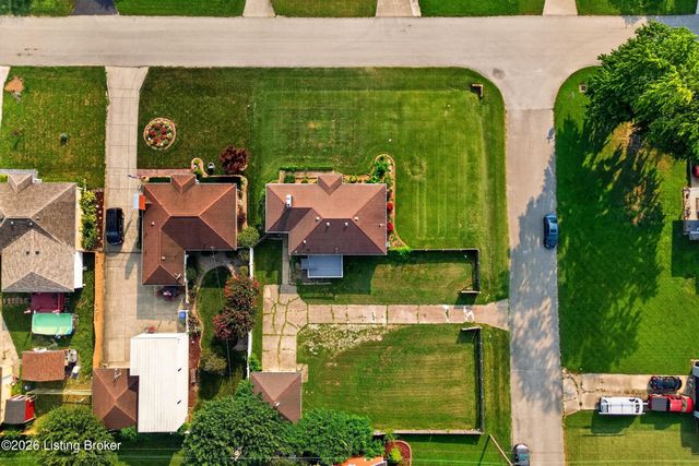 8303 Smithton Rd, Louisville, KY 40219